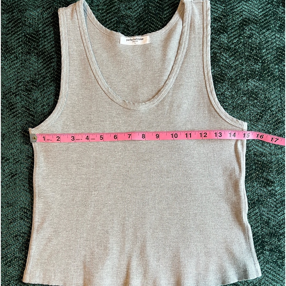 Perfect White Tee Blondie tank EUC